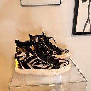Giuseppe Zanotti Men’s
RARE Zebra Print High Top Sneaker Black
